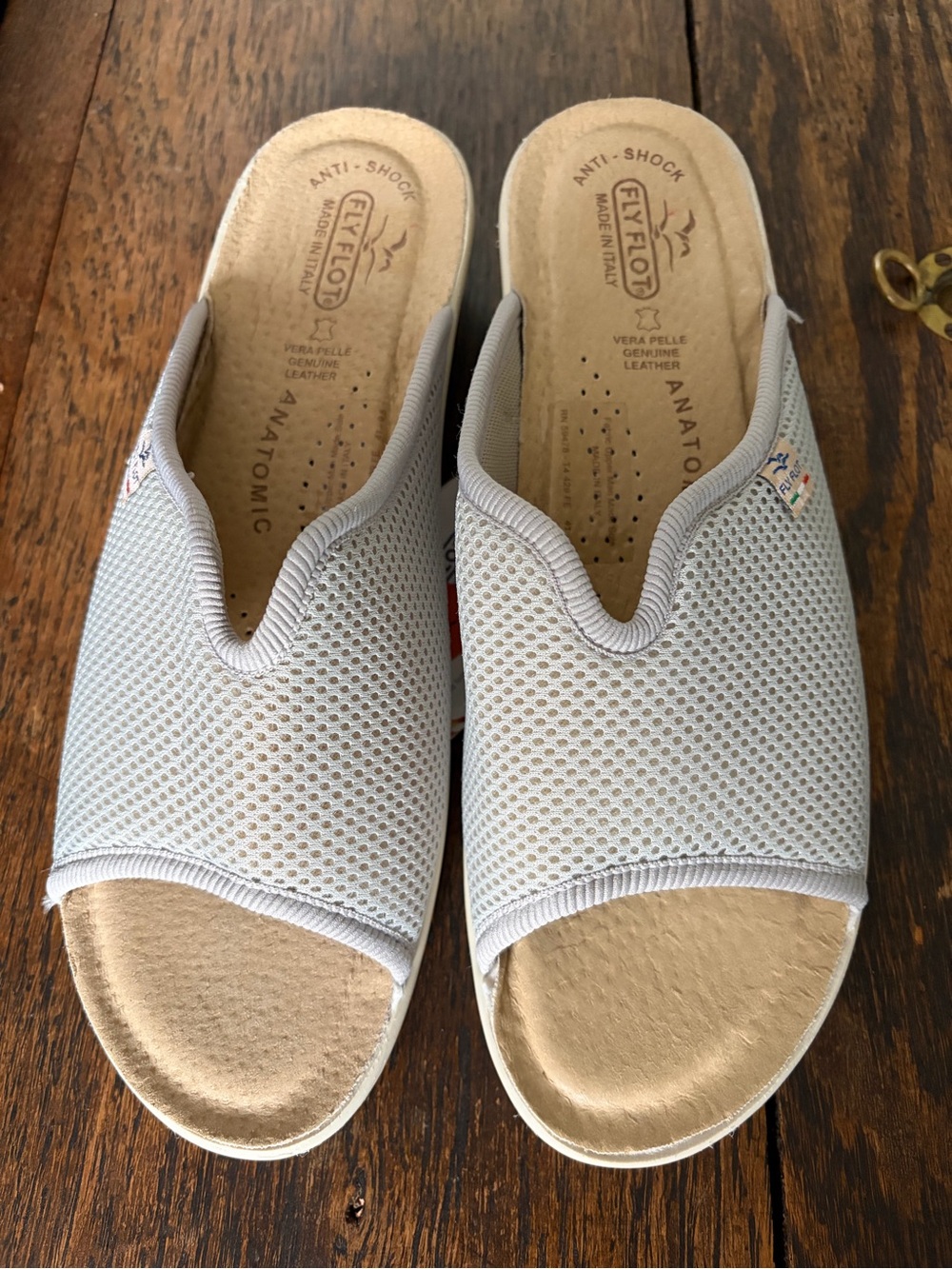 Fly Flot Woman’s Sandals Soft and Comfortable Size 9.5